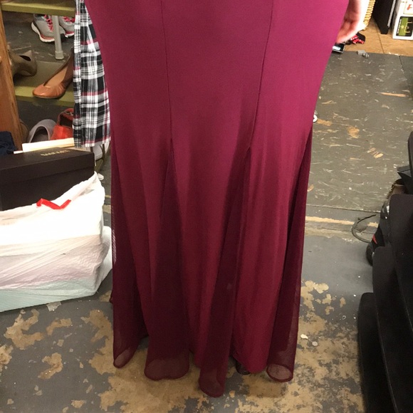 formal dress has slits in bottom all around - Picture 4 of 7